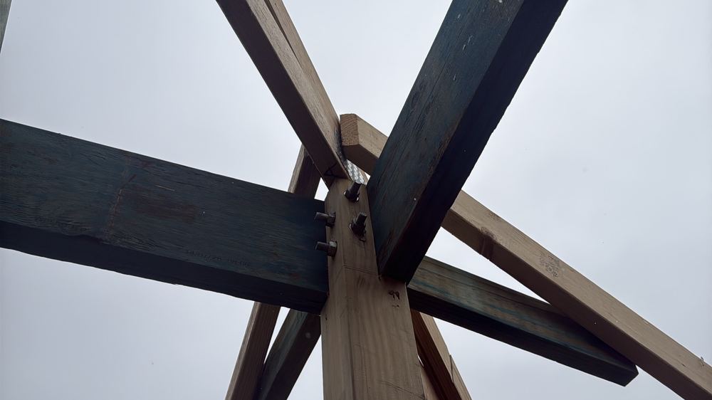 Tie-down bolts fitted with washers below the minimum size required, Truganina